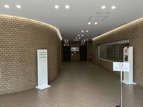 明治安田生命十三ビル エントランス2