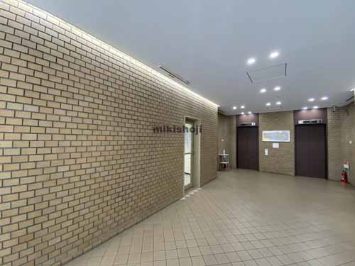 明治安田生命十三ビル エントランス9