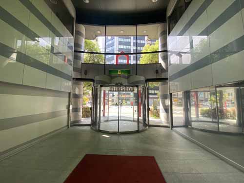 商業ビル エントランス3