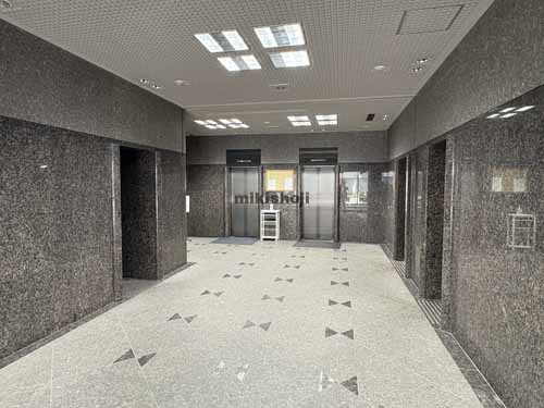 金沢市のむさしビル エントランス1