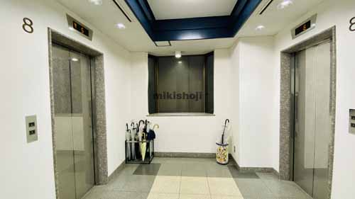 北久宝寺町～博労町の三共堺筋本町ビル エレベーターホール1