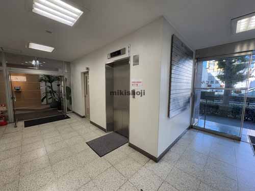 港区の第一大阪港ビル エレベーターホール1