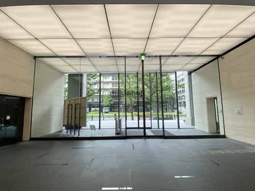 京阪神御堂筋ビル エントランス1