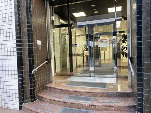 芝田・茶屋町・大深町のイノイ第二ビル エントランス1