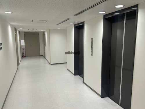 祇園・呉服町の九勧呉服町ビル エレベーターホール1