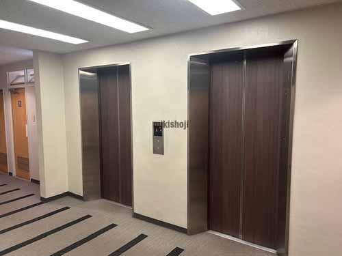 渡辺通・春吉の紙与天神ビル エレベーターホール1