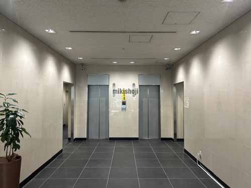 渡辺通・春吉の紙与天神ビル エレベーターホール2