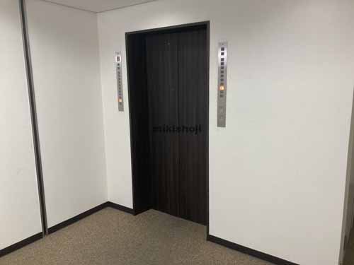 八重洲博多ビル エレベーターホール1