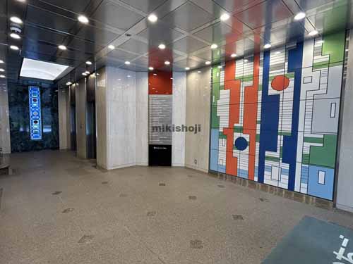 大分市のいちご・みらい信金ビル エレベーターホール1