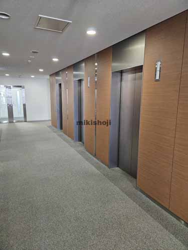 天神渡辺通ビルディング エレベーターホール1