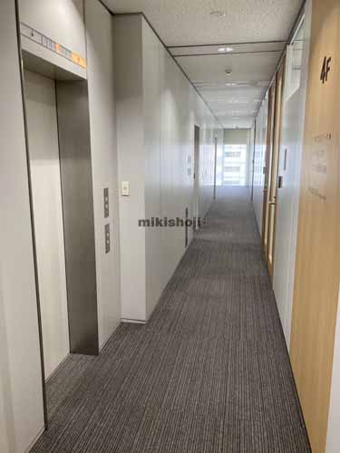 祇園・呉服町の博多祇園プラザビル エレベーターホール1