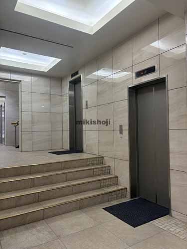 日本橋本町の光洋ビル エントランス1