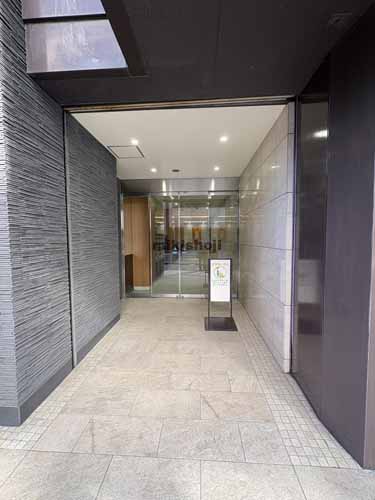 日本橋本町の光洋ビル エントランス2