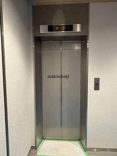 神宮前のエスラ原宿 エレベーターホール1