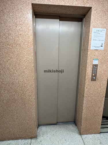 銀座の東京銀座ビルディング エレベーターホール1