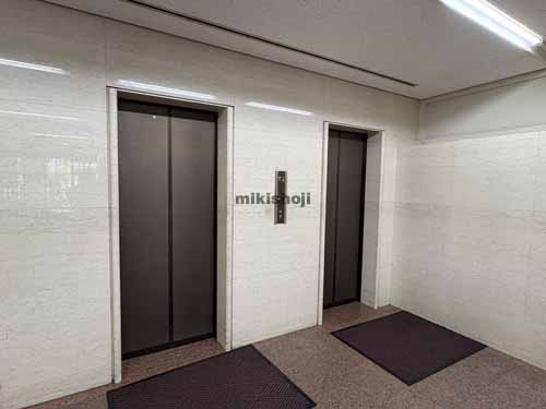 日本橋人形町・堀留町・小舟町・富沢町の稲村ビル エレベーターホール1