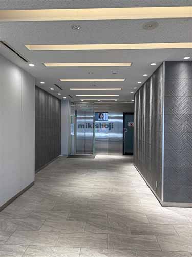 千駄ヶ谷の代々木ＴＲビル エレベーターホール1