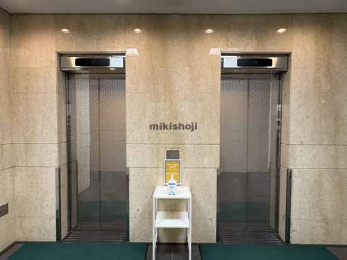 湊・明石町の前田セントラルビル エレベーターホール1