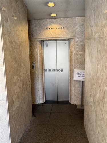 赤坂三基ビル エレベーターホール1