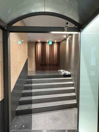 オーイズミ六本木ビル エントランス3