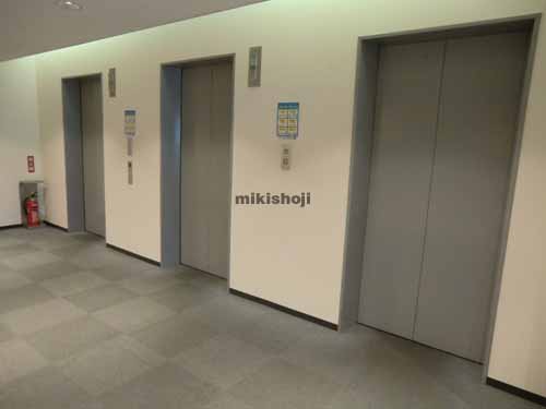 日本薬学会長井記念館 エレベーターホール3