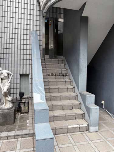 新小川町・山吹町のＯＳビル エントランス1