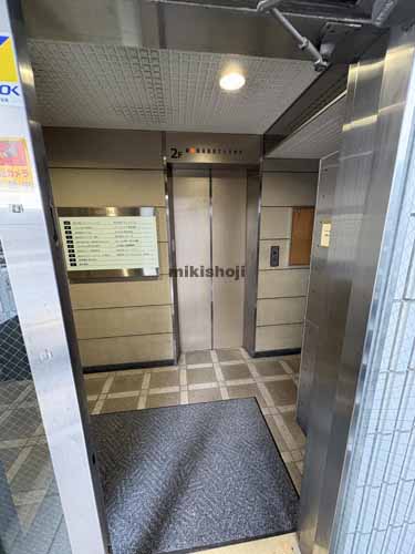 新小川町・山吹町のＯＳビル エレベーターホール1