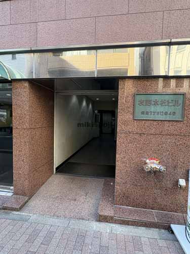 銀座の友野本社ビルディング エントランス1