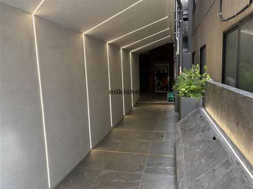 ＮＯＶＥＬ　ＷＯＲＫ　ＡＫＩＨＡＢＡＲＡ エントランス1