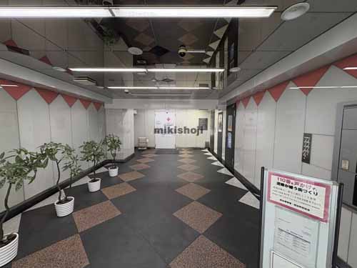 新宿・歌舞伎町の第三玉屋ビル エントランス1