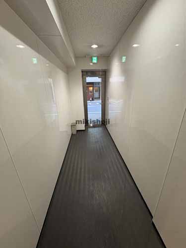 九段北の九段丸石ビル エントランス1