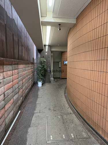 赤レンガ通りビル エントランス1