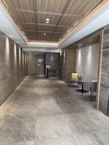 ＋ＳＨＩＦＴ　ＧＩＮＺＡ　ＥＡＳＴ エントランス1