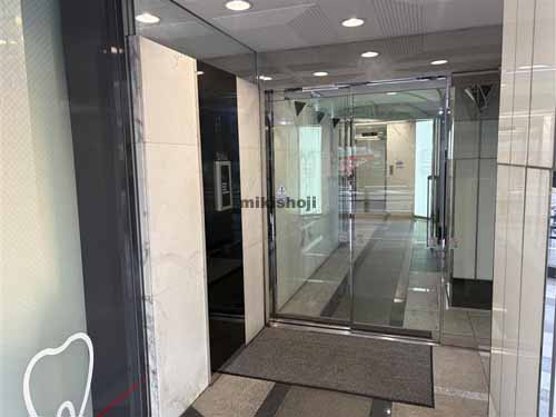 第３２荒井ビル エントランス3