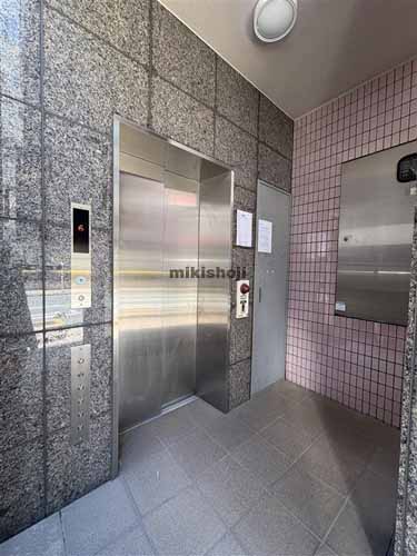 第７アカギビル エレベーターホール1