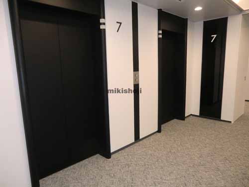 晴海・勝どきのＦＯＲＥＦＲＯＮＴ ＴＯＷＥＲⅡ エレベーターホール7