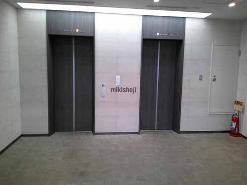 東陽の三井ウッディビル エレベーターホール1