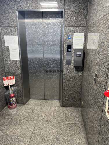 南部ビル エレベーターホール1