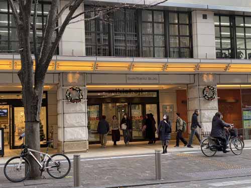 丸の内・大手町の新東京ビル エントランス1