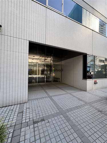 馬事畜産会館 エントランス2