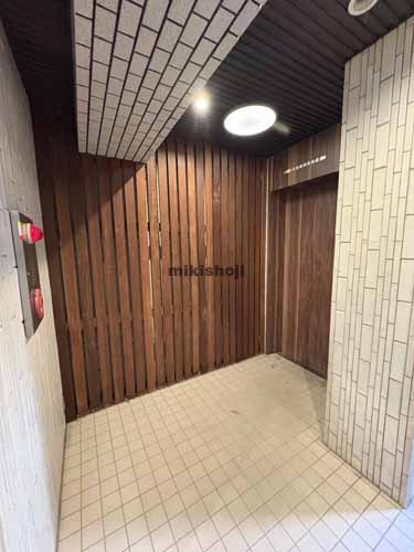 麹町の宮ビル エレベーターホール1