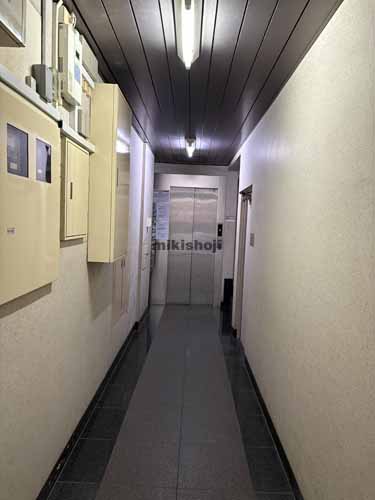 銀座日商ビル エレベーターホール1