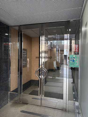 弘報ビル エントランス1