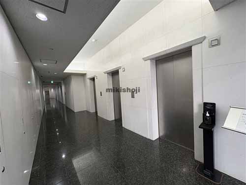 住友不動産六甲ビル エレベーターホール2