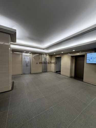 日本橋本町の繊維会館 エントランス1