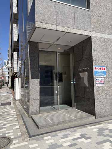千駄ヶ谷の新宿パークサイドビル エントランス1