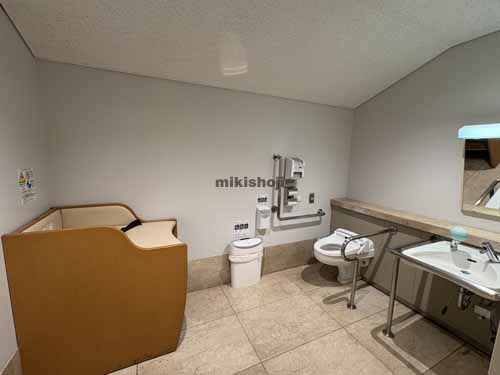 東京オペラシティビル 水回り1