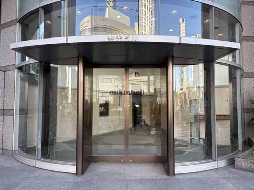 南青山の寿光ビル エントランス2