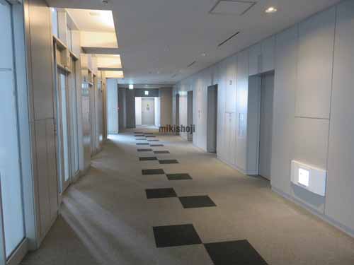 中央・本町・弥生町・南台の中野坂上サンブライトツイン エレベーターホール1