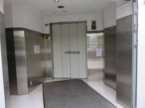 中央・本町・弥生町・南台の中野坂上サンブライトツイン エレベーターホール4